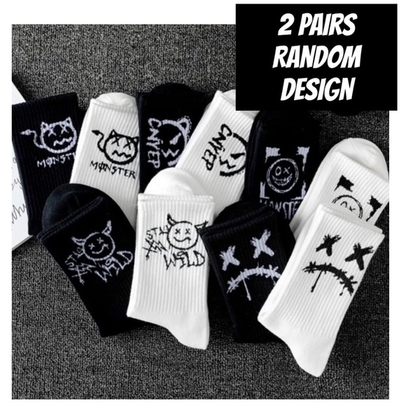 ๐๐ 2 Pairs Random Design of Graffiti Ankle Socks - Picture 1 of 8
